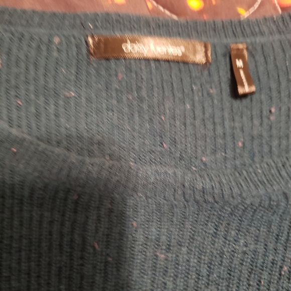 Green Daisy Fuentes Sweater Medium - Picture 2 of 2